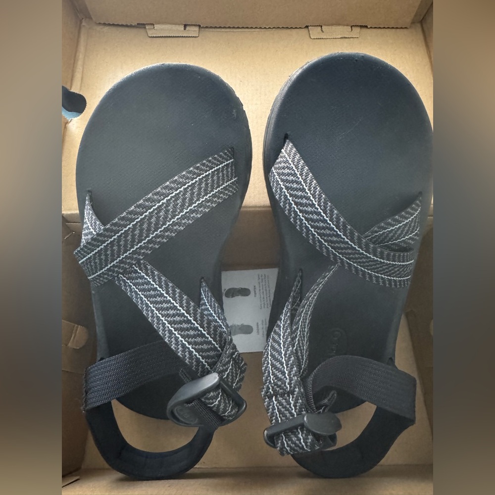Chaco Men’s CushZ Extra Cushioned Sandals size 9